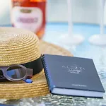 The Queens Infinity Pool&spa Mamaia Nord Năvodari