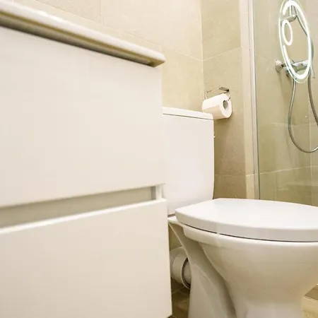 The Queen Infinity Pool&spa Mamaia Nord Năvodari