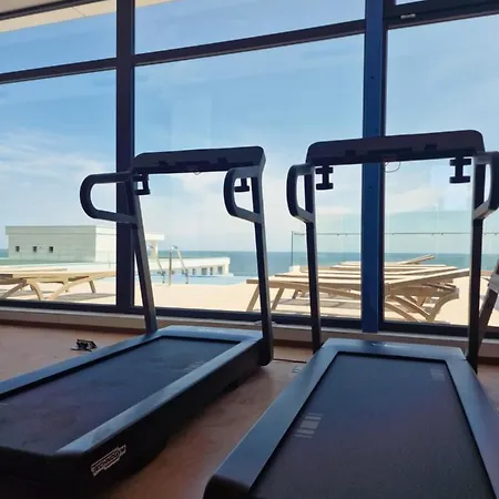 The Queen Infinity Pool&spa Mamaia Nord Apartamento Năvodari