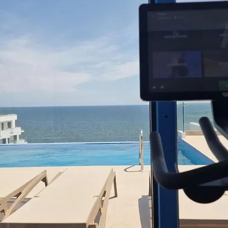 דירה The Queens Infinity Pool&spa Mamaia Nord *