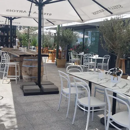 The Queen Infinity Pool&spa Mamaia Nord Apartamento *