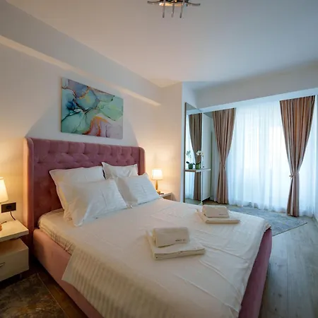 The Queens Infinity Pool&spa Mamaia Nord דירה Năvodari