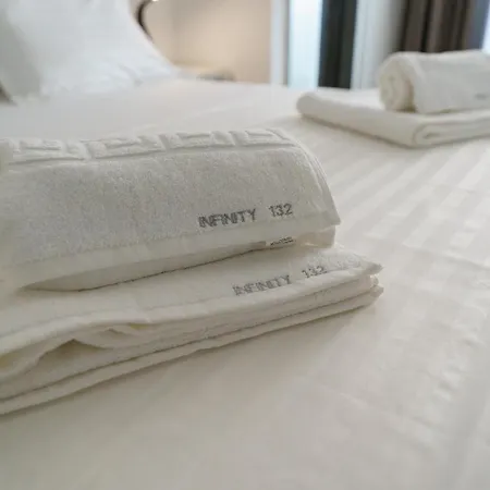 The Queens Infinity Pool&spa Mamaia Nord Năvodari