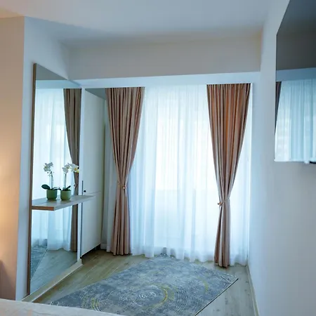 דירה The Queens Infinity Pool&spa Mamaia Nord